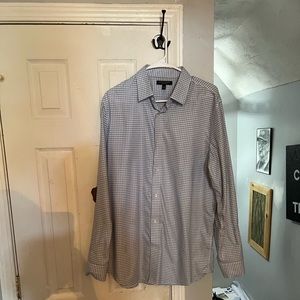 Mens Banana Republic long sleeve dress shirt.